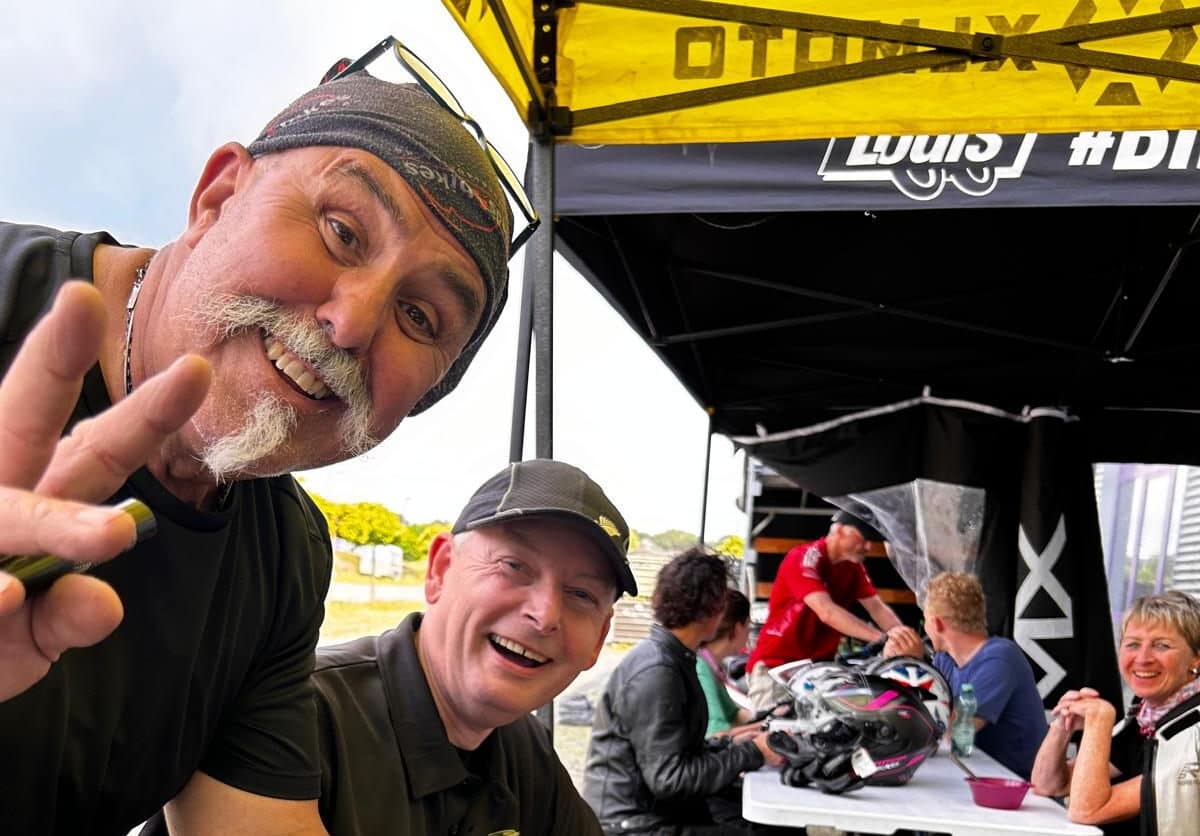 bestens aufgelegter Tourguide & Trainer bestens aufgelegter Tourguide & Trainer